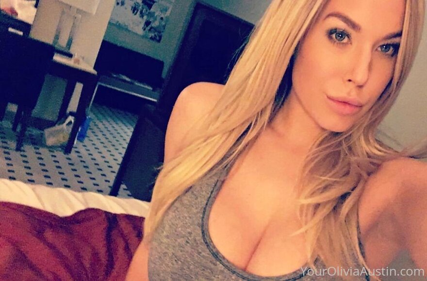 oliviaaustinxxx-11-11-2019-84374743-What lies beneath the covers 😏😈